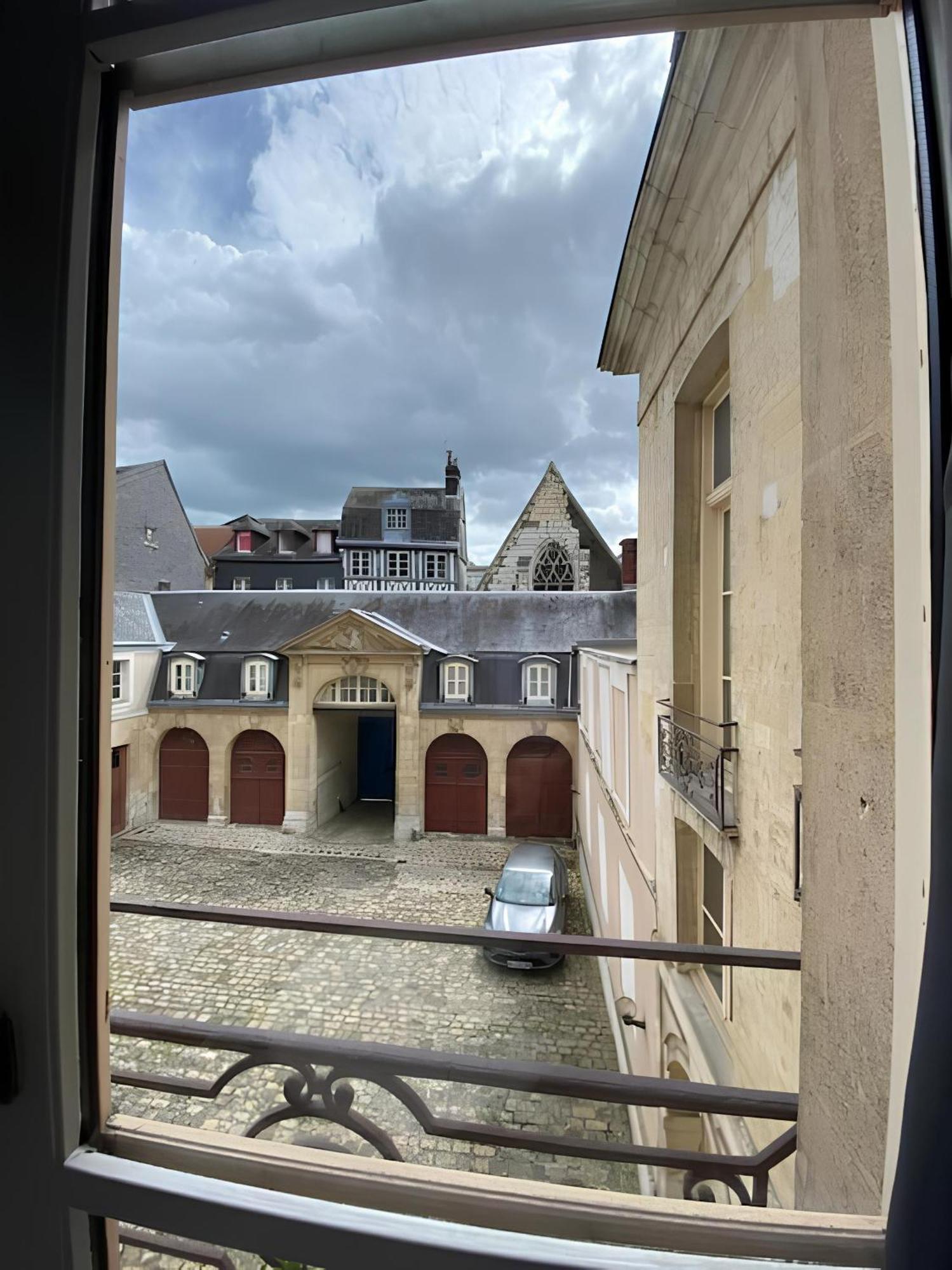 St Croix Appartement Style Haussmannien Lumineux "Menage & Linge Inclus" Rouen Exterior foto